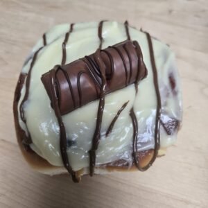 Kinder Bueno Cinnamon Bun